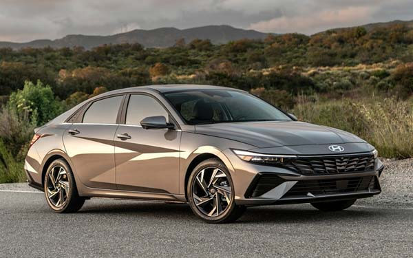Аренда авто Hyundai Elantra 2023 в г. Астана